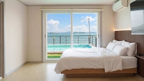 Basic Room, 1 Bedroom (Ocean View 105) - Taean Solpleo Pool Villa (Taean)