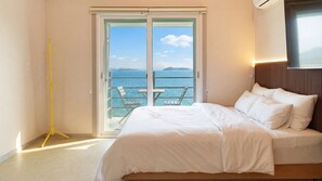 Basic Room, 1 Bedroom (Ocean View 205)