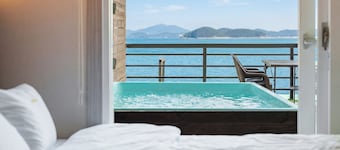 Taean Solpleo Pool Villa