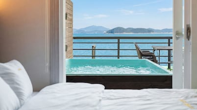 Taean Solpleo Pool Villa