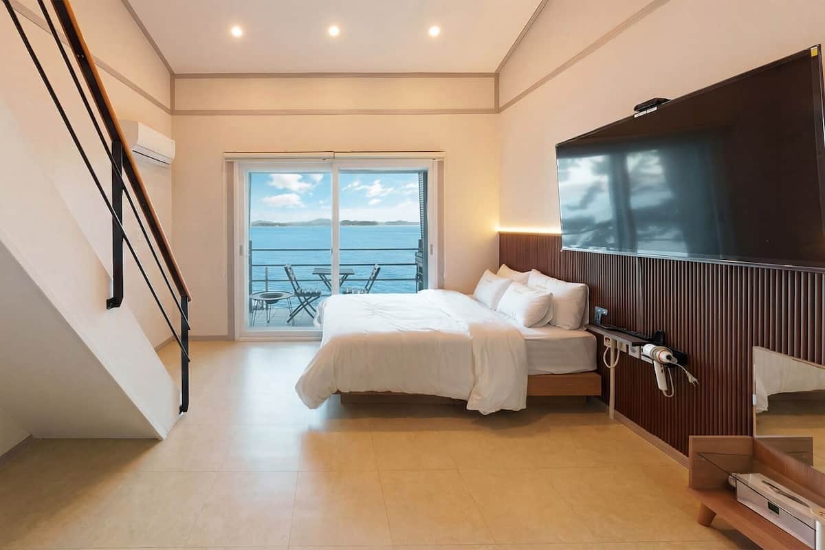 Basic Room, 1 Bedroom (Ocean View 203) | 1 bedroom, WiFi (free)