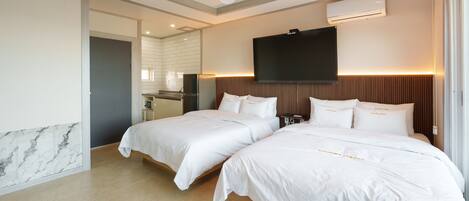 Habitación básica, 1 habitación (Pool Villa Ocean View 102) | 1 dormitorio y wifi gratis