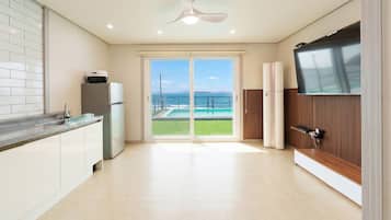 Perushuone, 2 makuuhuonetta (Ocean View Family Room) | 1 makuuhuone, ilmainen Wi-Fi