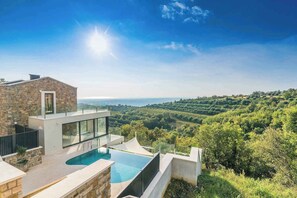 Pool - Villa with pool and sauna (Merisce)