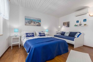 1 bedroom, WiFi - Holiday home with barbecue and cosy terrace in the garden (Funtana)