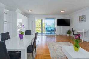 Dining - Holiday apartment with air conditioning and balcony (Funtana)
