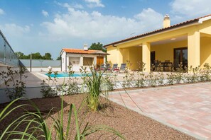 Pool - Villa with air conditioning and pool (Kringa)