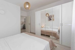 1 bedroom, WiFi - Holiday apartment with air conditioning and terrace (Funtana)