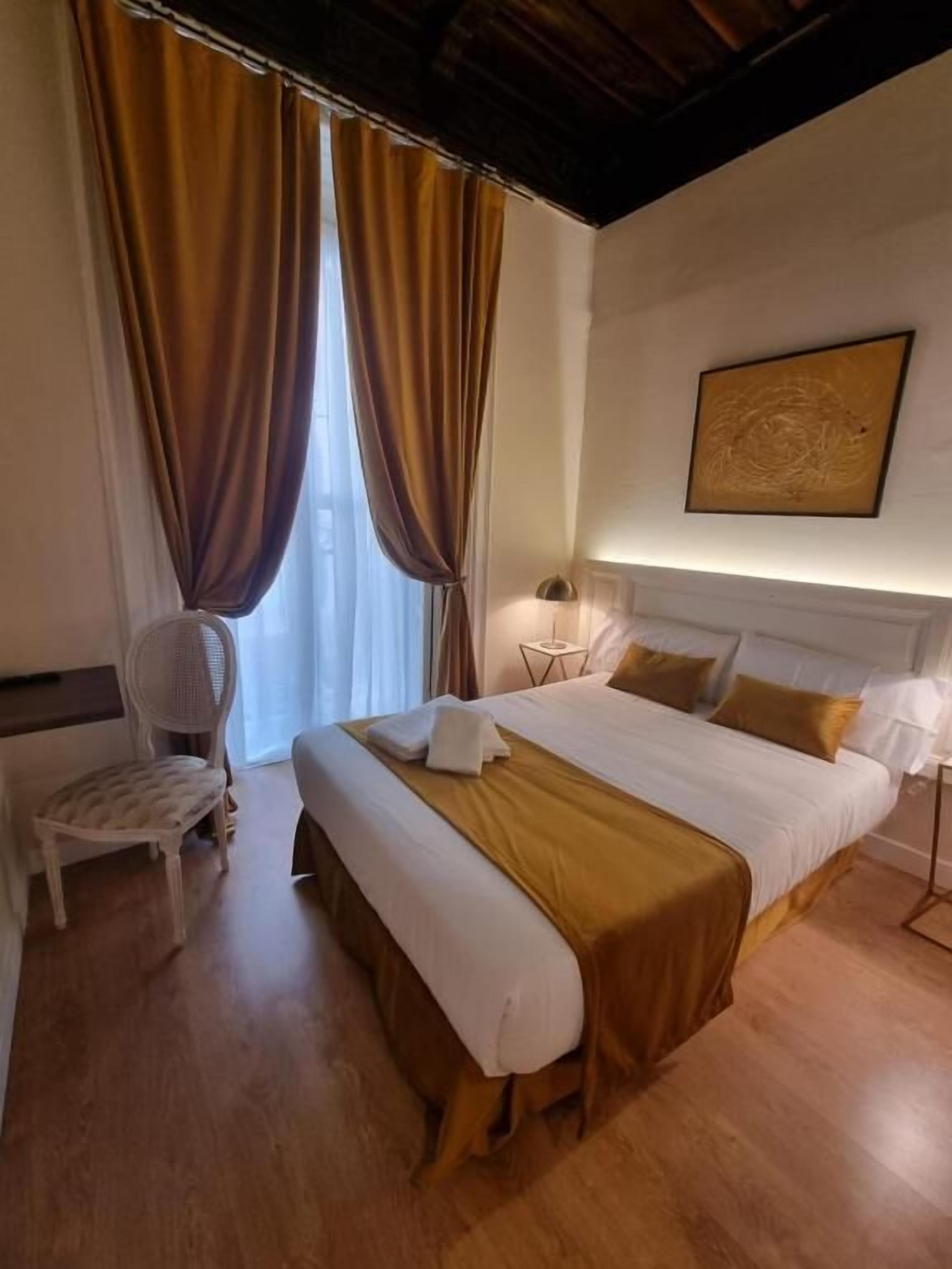 Een kluis op de kamer, een bureau, gratis wifi