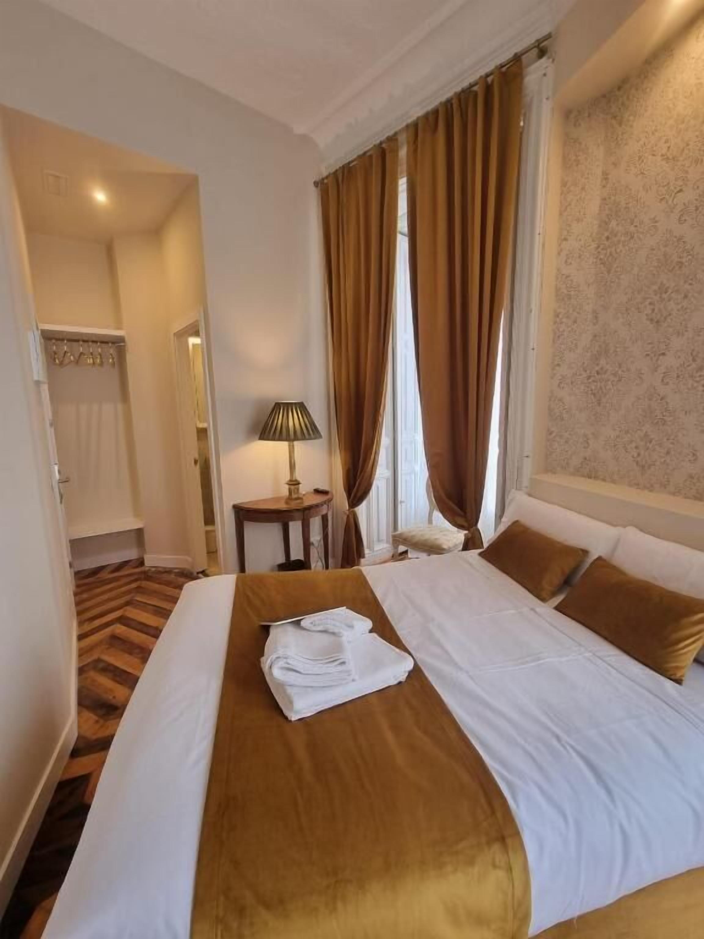 Double Room, City View | In-room safe, desk, free WiFi
