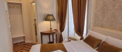 Double Room, City View | In-room safe, desk, free WiFi