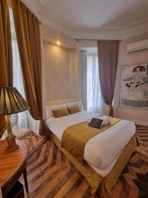 Double Room, City View | In-room safe, desk, free WiFi - Le Petit Palu Flora (Madrid)