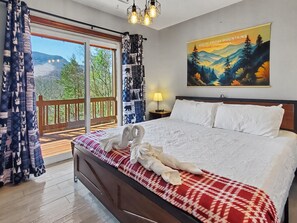 1 bedroom, desk, iron/ironing board, travel cot -  Romantic & Fun Spacious Condo with Mountain Views - King Beds - Game Room (Gatlinburg)