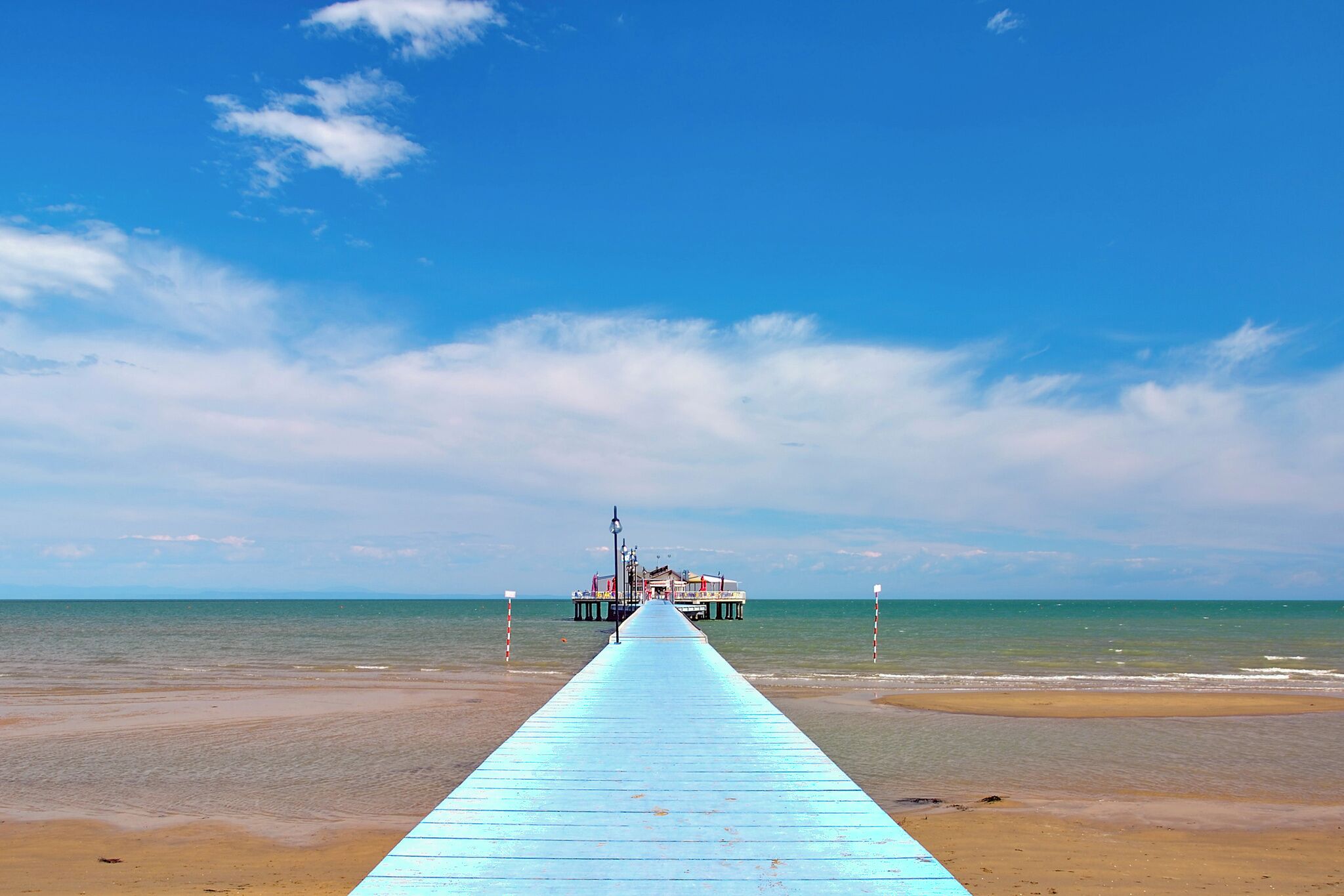 靠近海滩