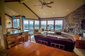 Televisión, chimenea