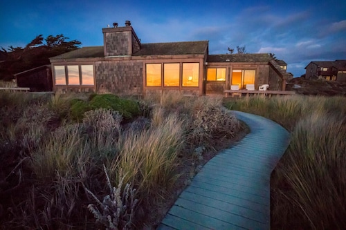 Monterey Dunes 204 - Moss Landing Townhome - A Mile of Beachfront!