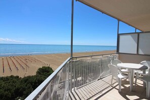 Beach nearby - Holiday apartment mit Balkon und Meerblick (Lignano Sabbiadoro)