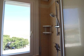 Bathroom - Holiday apartment mit Balkon und Meerblick (Lignano Sabbiadoro)