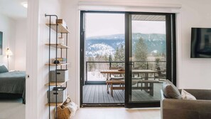 TV - Revelstoke - Ridgeline Penthouse- New condo! (Revelstoke)
