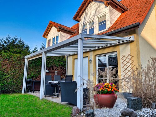 Beautiful semi-detached house near Berlin with garden