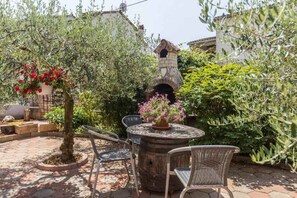 Outdoor dining - Holiday flat with air conditioning (Funtana)