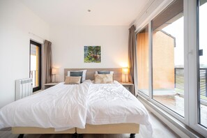 Schreibtisch, kostenloses WLAN