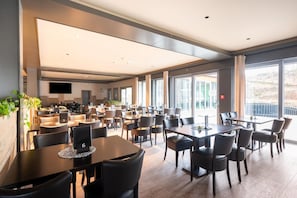 Dining - Hambachtal Holiday Boutique Resort Apartment (Oberhambach)