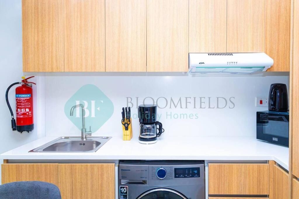 Apartamento, balcón | Interior