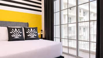 Appartement exécutif, 2 chambres, vue sur la montagne | Literie de qualité, décor unique, ameublement unique, bureau