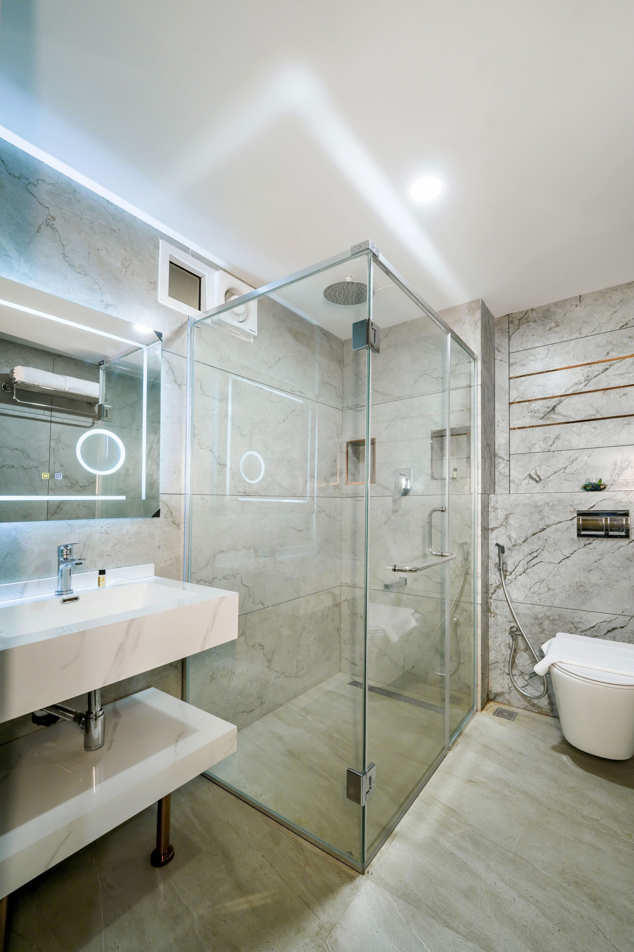 Desk, laptop workspace, free WiFi