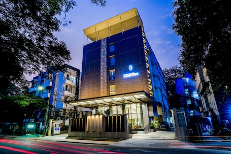 Front of property. Hotel Star Place - Chennai