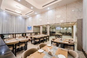 Free daily buffet breakfast - Hotel Star Place - Chennai (Chennai)