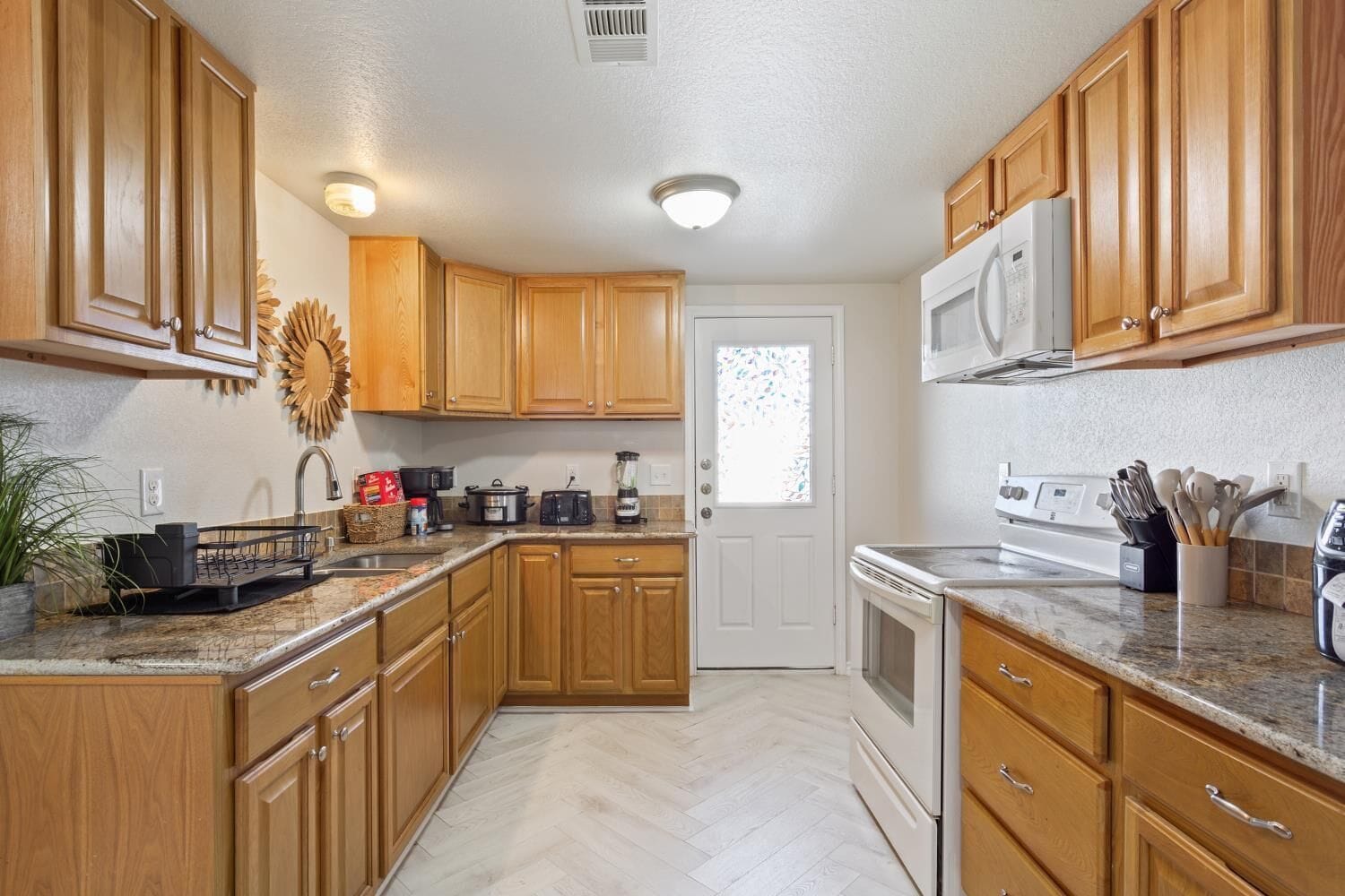 프리미엄 방갈로, 공원 전망 | 전용 주방 | 전자레인지, 오븐, 조리 도구/접시/주방 기구