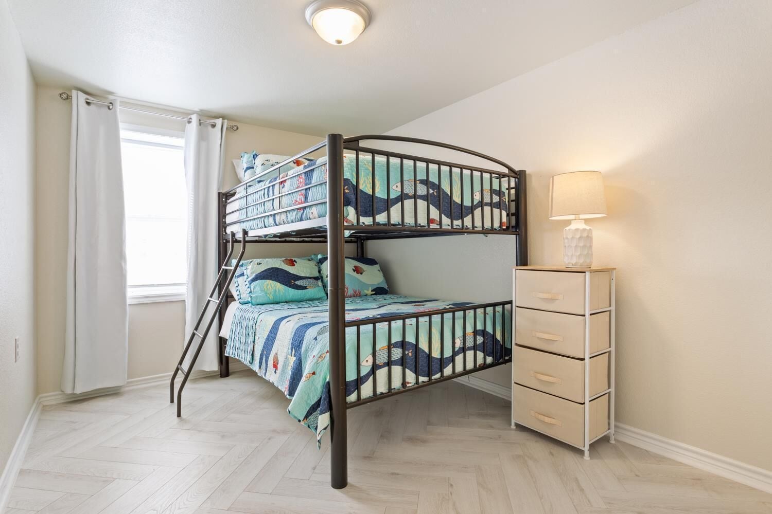 Bungalow Premium, quang cảnh công viên | Trang trí khác biệt, bàn ủi/dụng cụ ủi quần áo 