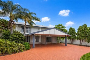 Exterior - Beachside 2BR Apartment with Parking 1 Min Walk to The Strand Townsville (North Ward)