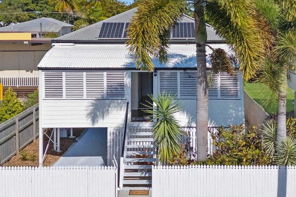 Welcome to your classic Townsville family retreat