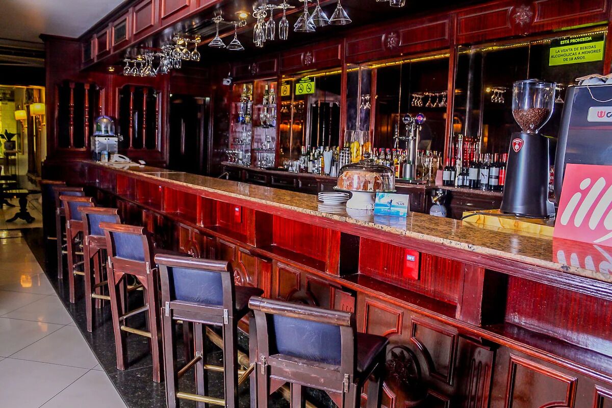 Bar (en la propiedad)