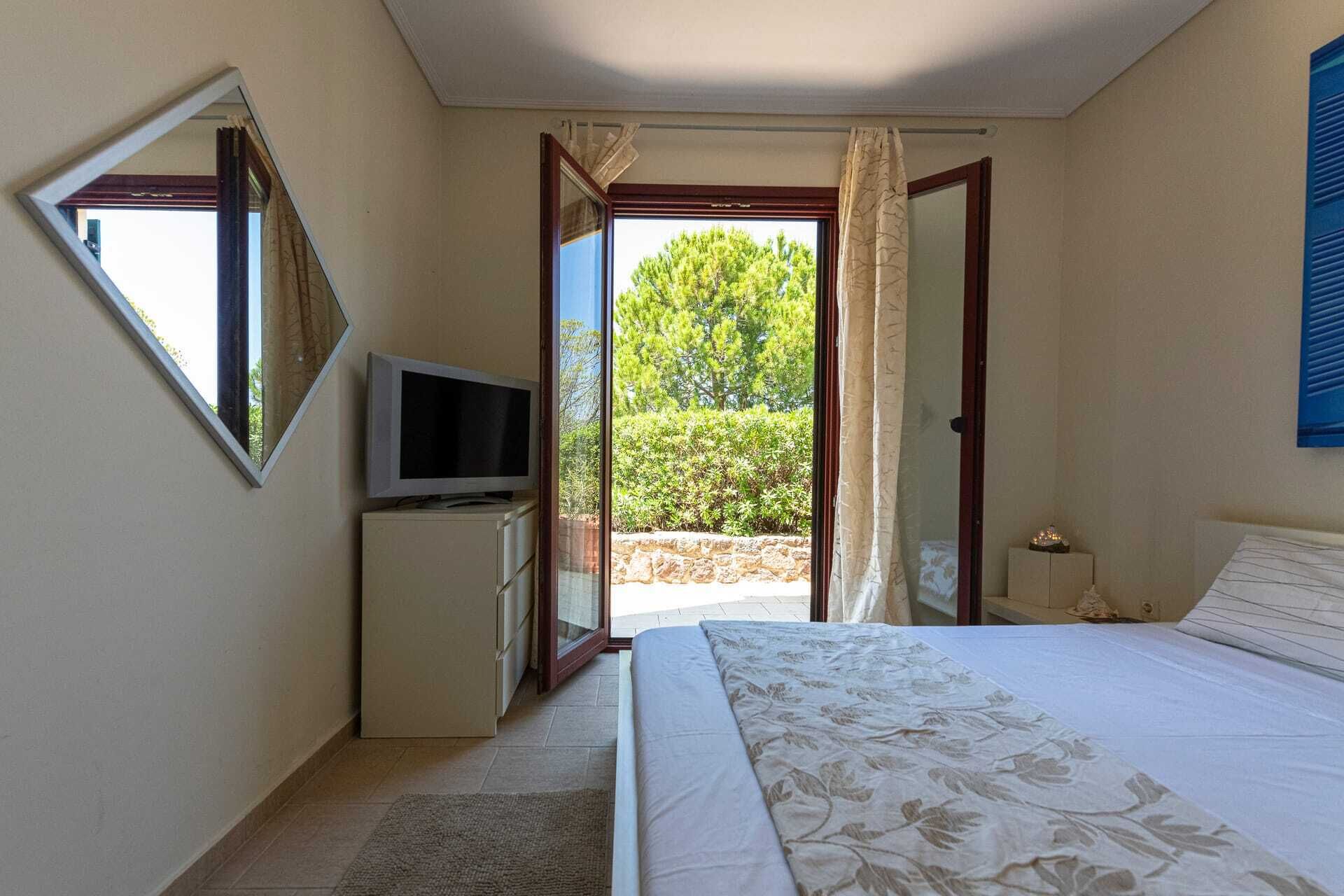 Fer et planche à repasser, Wi-Fi gratuit, draps fournis