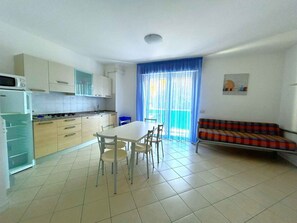 Interior - Holiday apartment close to the sea with terrace overlooking the pine forest (Bibione)