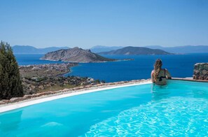 Pool - Sunkissed Villa, Cottage (Aegina)