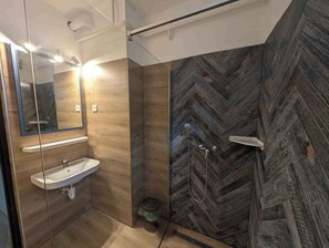 Bathroom - Holiday apartment with WLAN and air conditioning (Zamárdi)