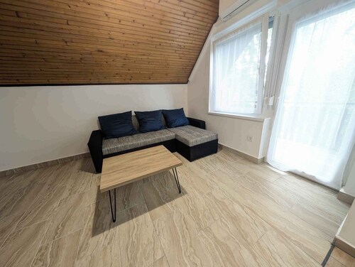 Holiday apartment with Wi-Fi, terrace and air conditioning