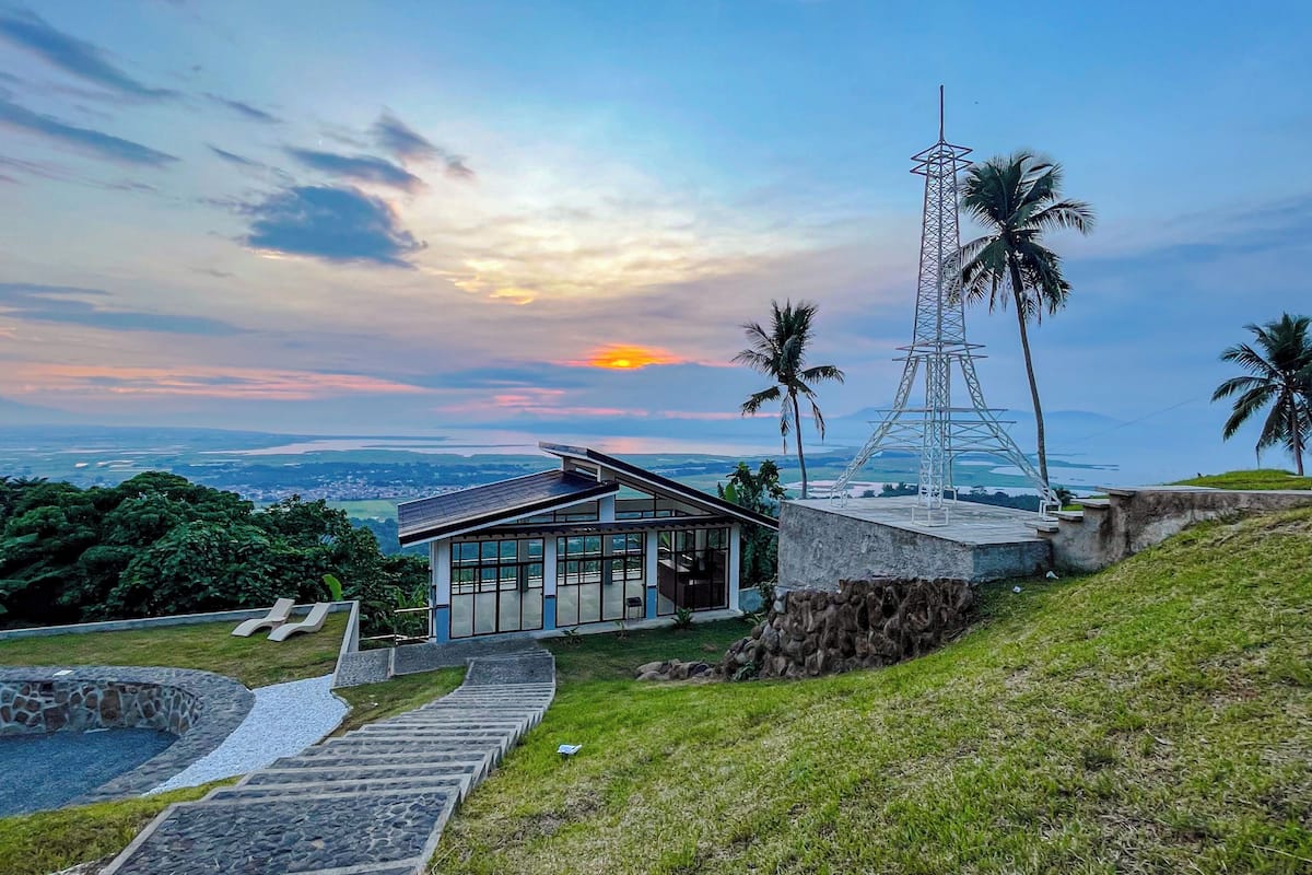 Individually furnished, free WiFi, bed sheets