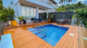 Vila, balkon, pemandangan kota | Kolam renang | 2 kolam renang outdoor