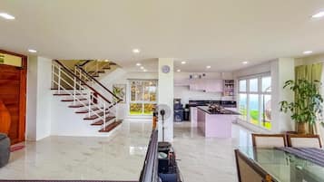 Villa, 2 Bedrooms, Balcony, City View | Interior