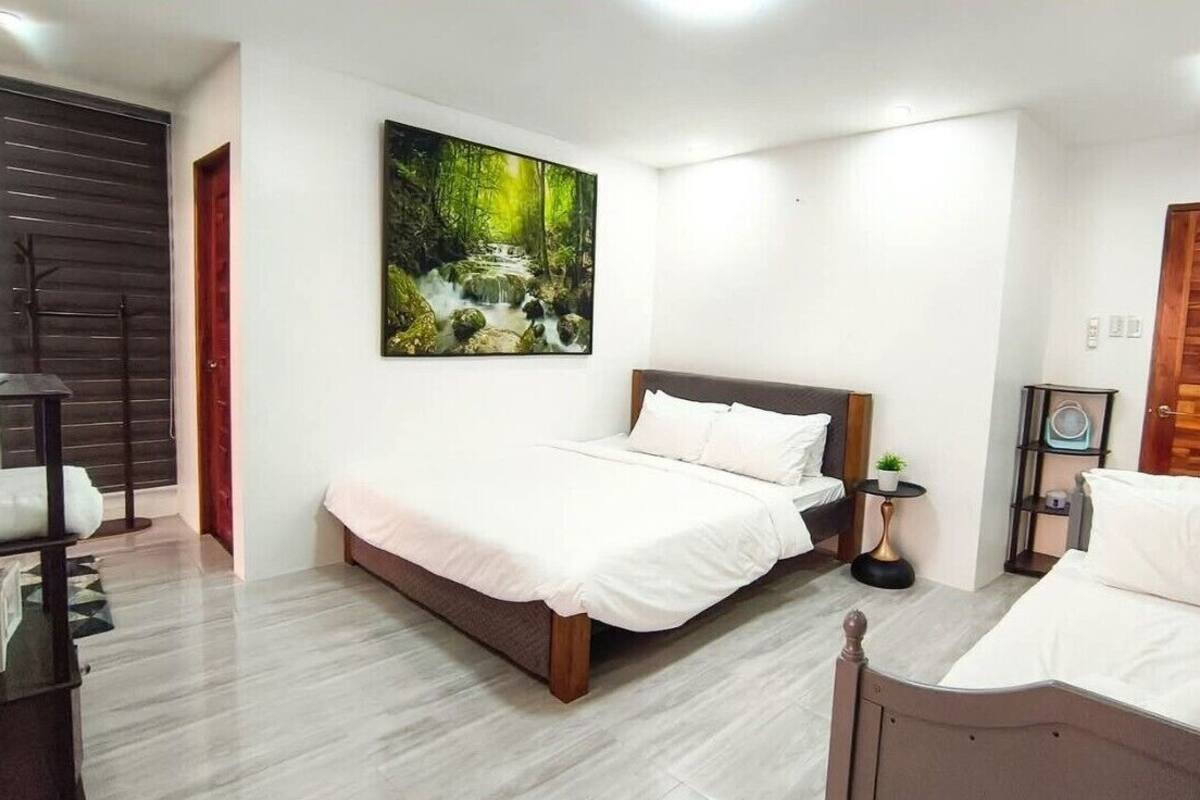 WiFi (free), individually furnished, bed sheets