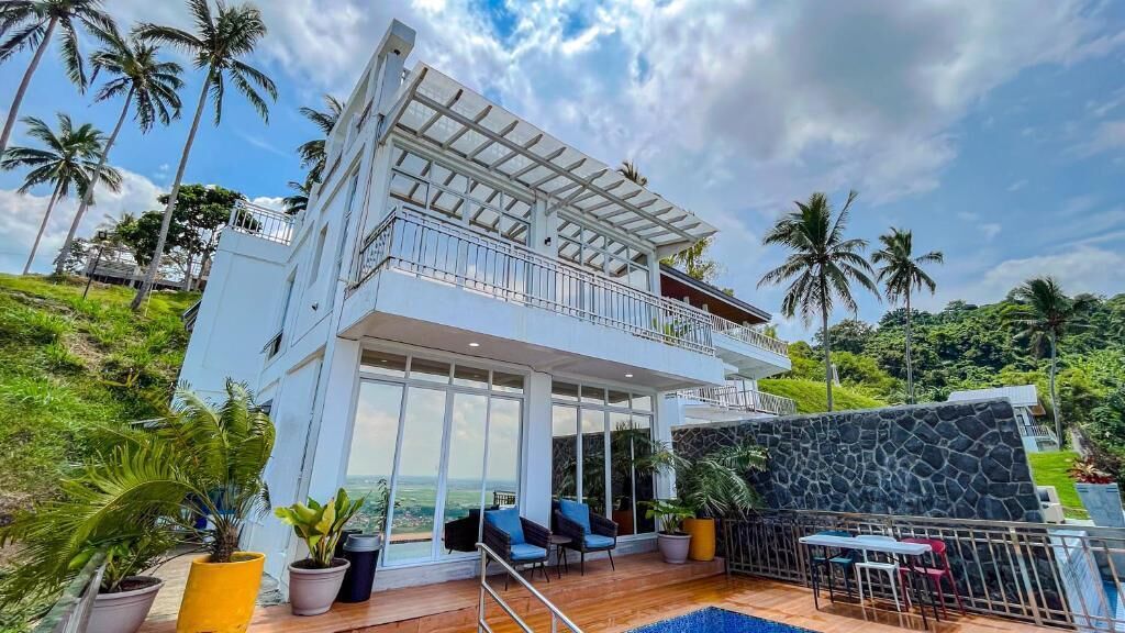 Vila, sacada, vista para a cidade | Área da propriedade