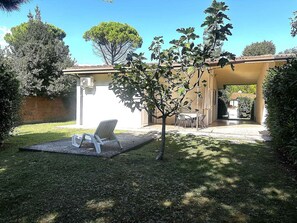 Terrace/patio - Holiday apartment with private garden in a quiet location (Bibione)