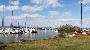 Marina - Holiday apartment with pool, hot tub and sauna near the free beach (Siófok)