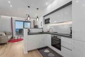 Fridge, microwave, oven, stovetop - Holiday apartment BEAUTIFUL FLAT VILLA LUCE I (Krk)